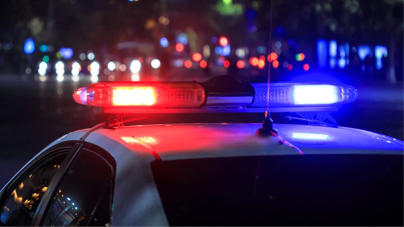 Cualquier persona con información sobre este incidente debe llamar a la Oficina del Sheriff...