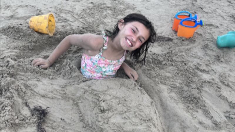 Un niño de 8 años es mordido por un tiburón durante unas vacaciones familiares en Galveston,...