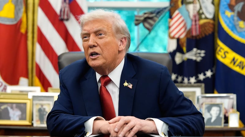 El presidente de EEUU, Donald Trump, habla tras firmar una orden ejecutiva relativa a TikTok...