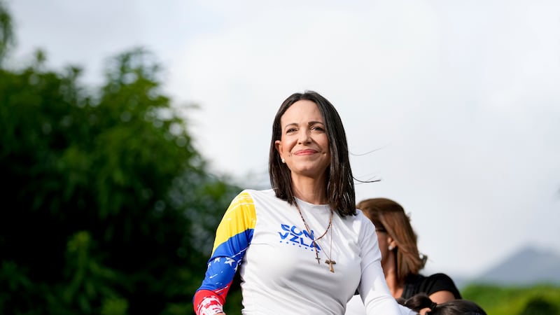 La líder opositora María Corina Machado subida en un camión durante el acto de cierre de...