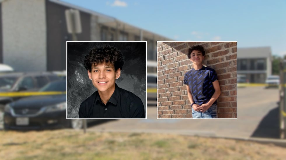 Las víctimas han sido identificadas como Ezekiel Rudy Almazan, de 17 años, y Deven Antonucci,...