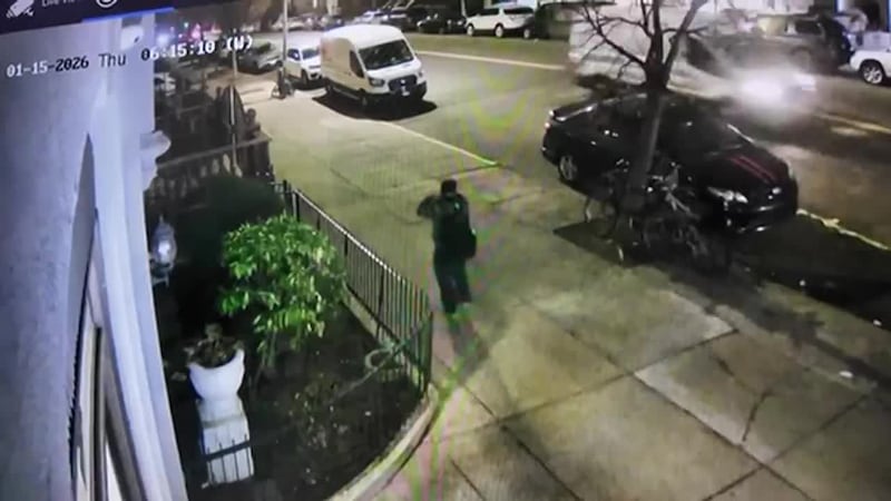 Salió de su hogar a las 6:15 am sin imaginar que agentes de ICE estaban "pescando a quienes...