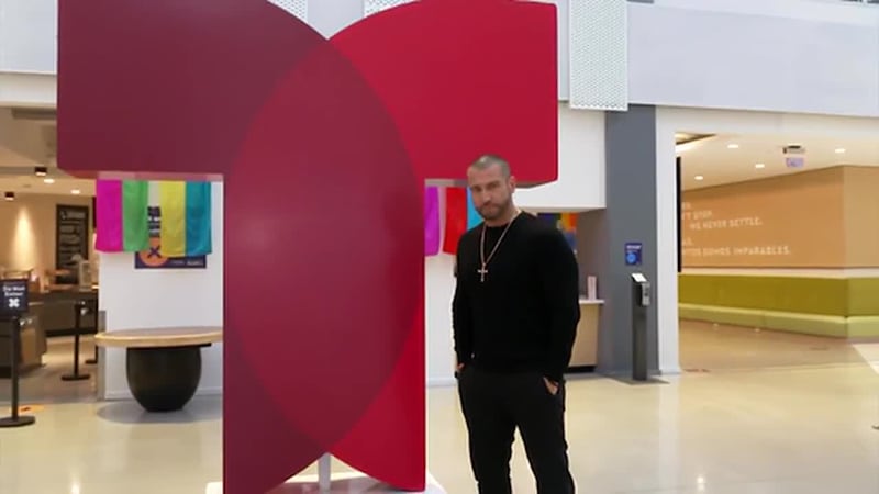 A petición del público, regresa Rafael Amaya a nuestra pantalla con la décima temporada de la...