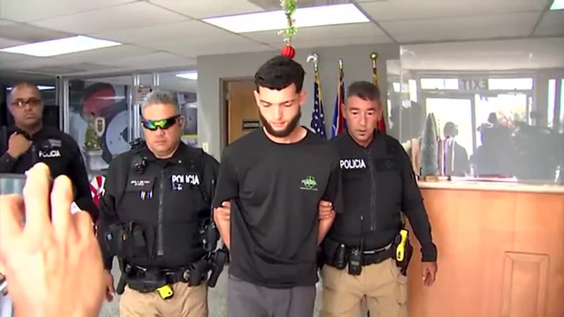 Aparente problema de celos por su esposa con compañero de trabajo termina con hispano baleado...